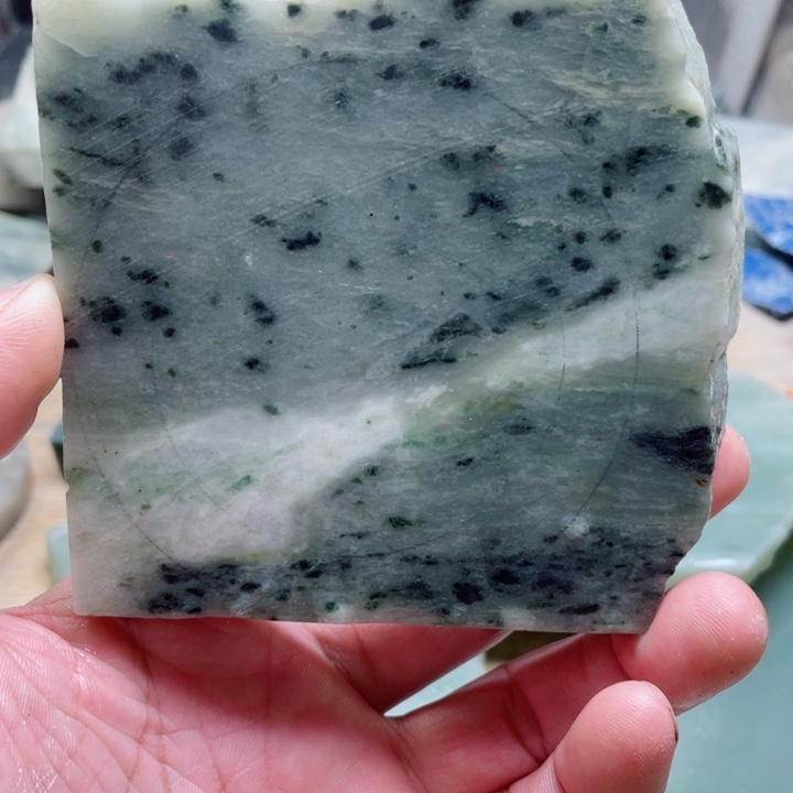 未镶嵌独山玉手镯加工定制