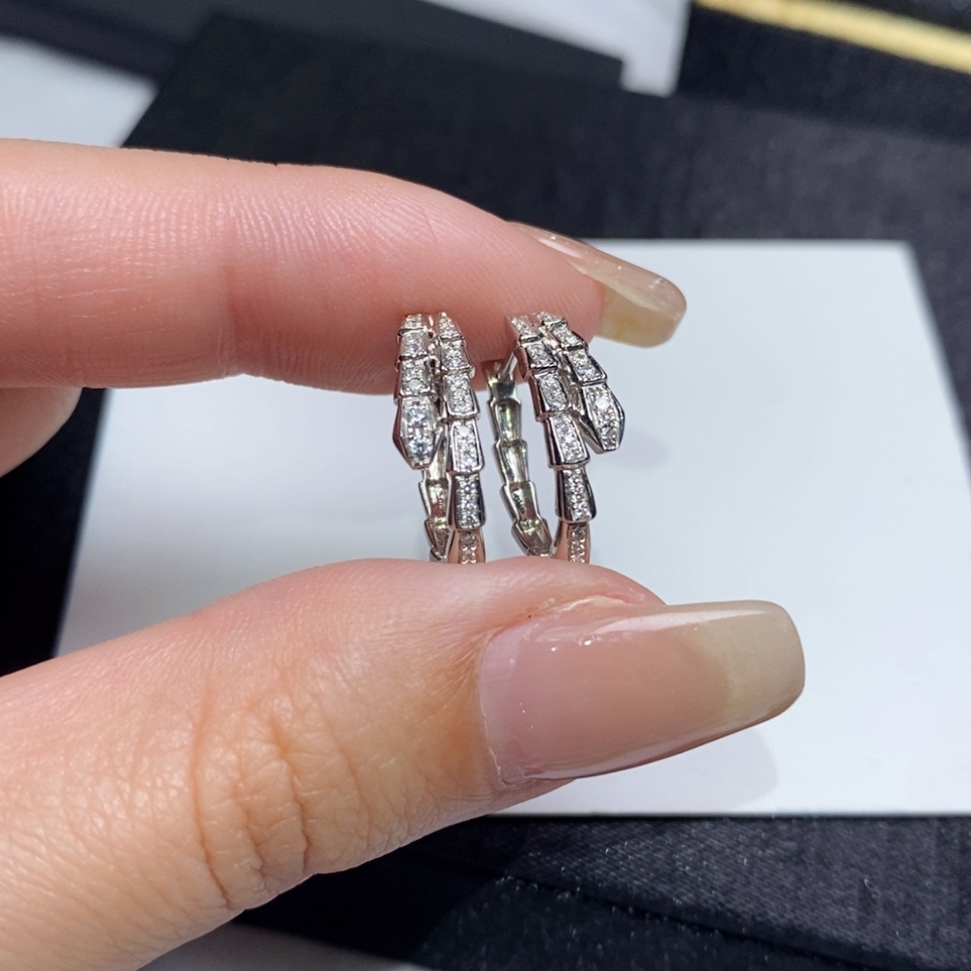 耳饰18K金镶嵌钻石蛇形耳扣