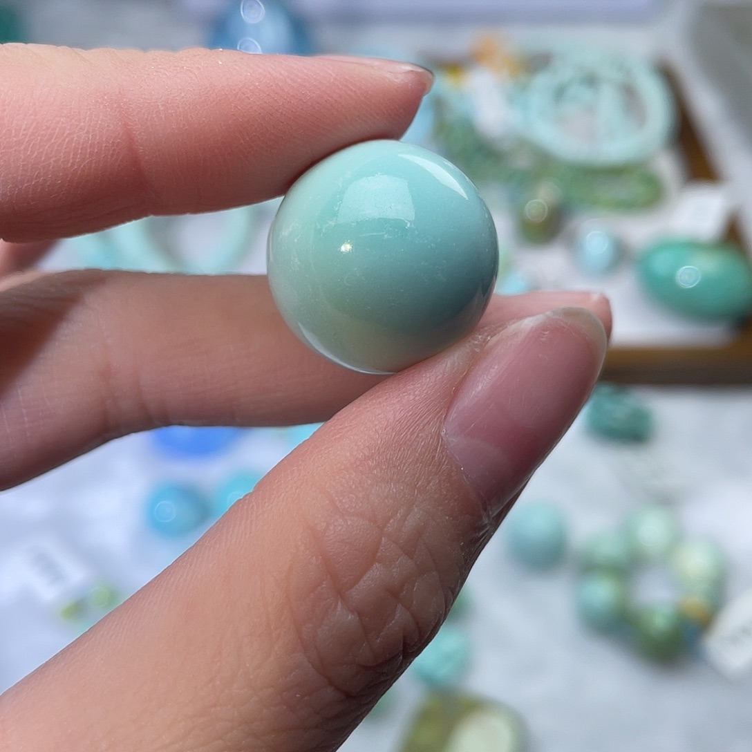 绿松石未镶嵌珠宝奇石