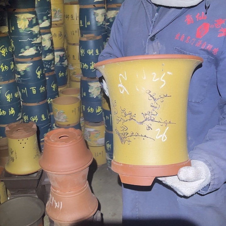 紫砂花盆紫砂花盆和小