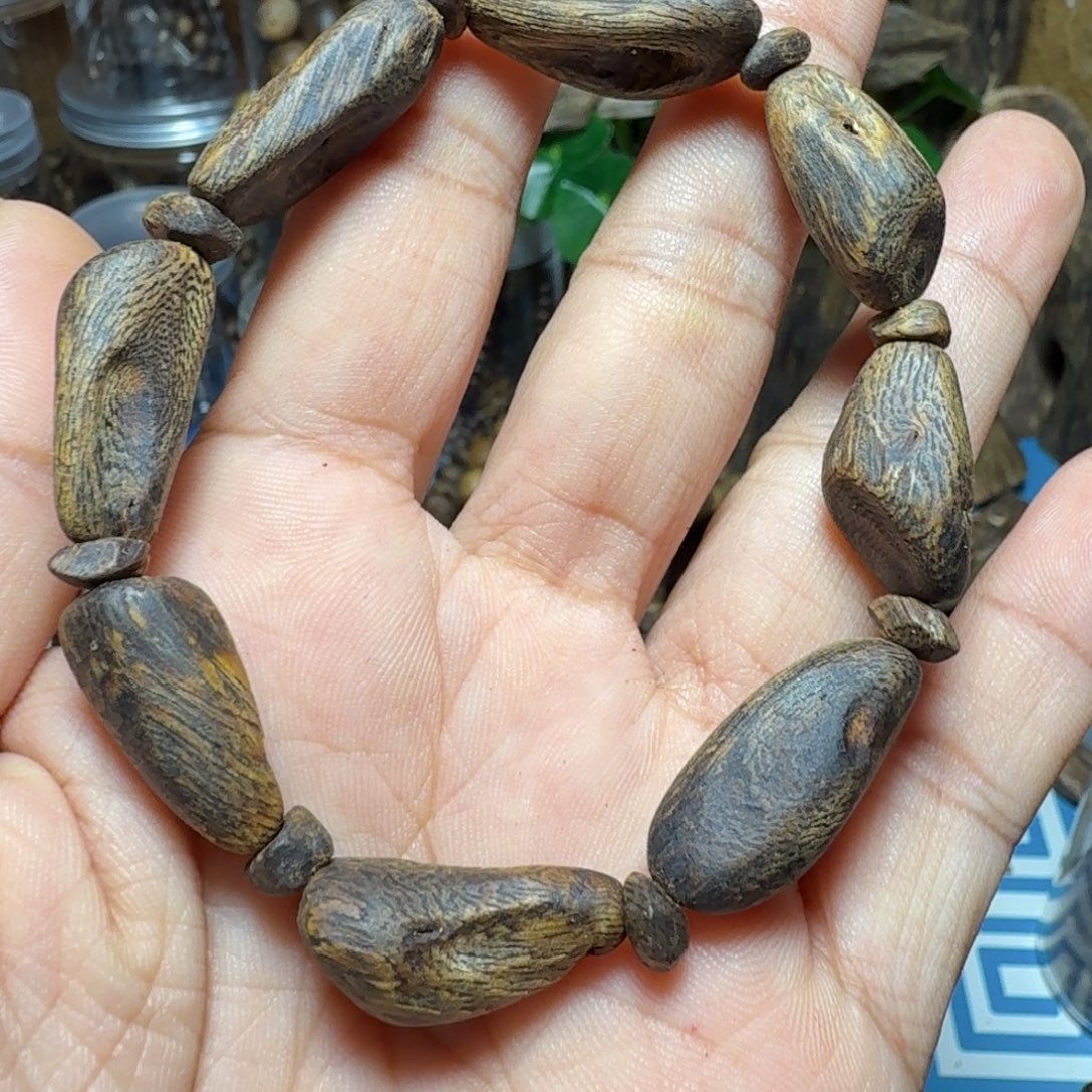 豆***圈红旗天然树丁饭圈手串10.2克