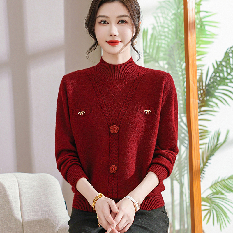 妈妈半高领冬洋气绣花打底衫针织保暖上衣百搭加厚中年女毛衣小衫