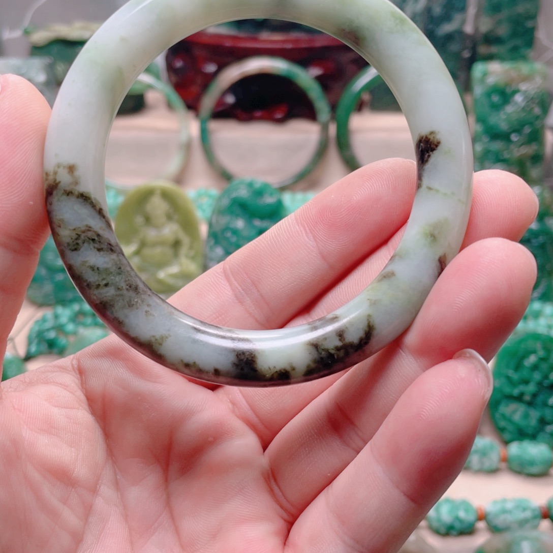 独山玉未镶嵌手镯