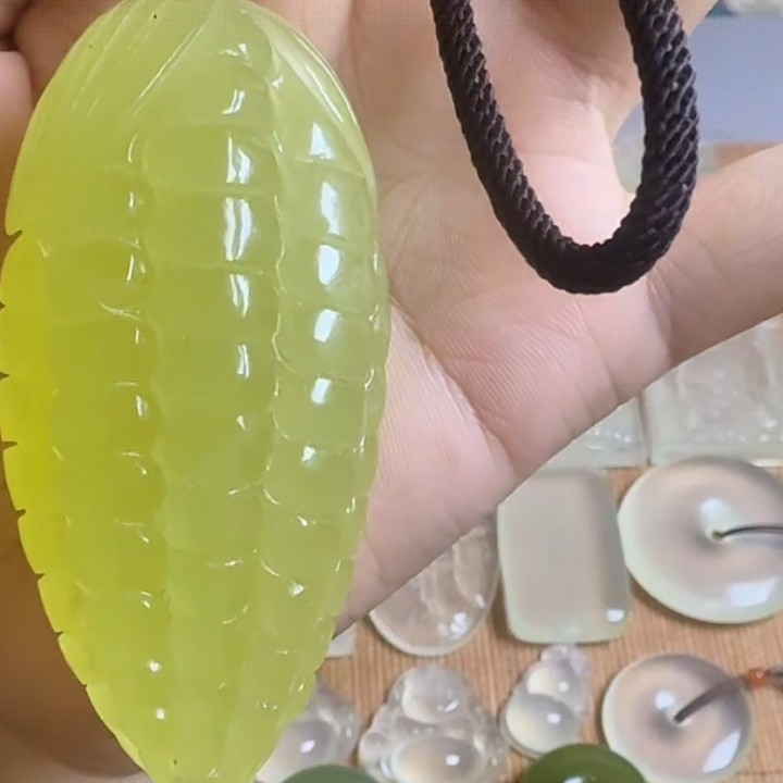 岫玉 蜂蜜水玉米手把件