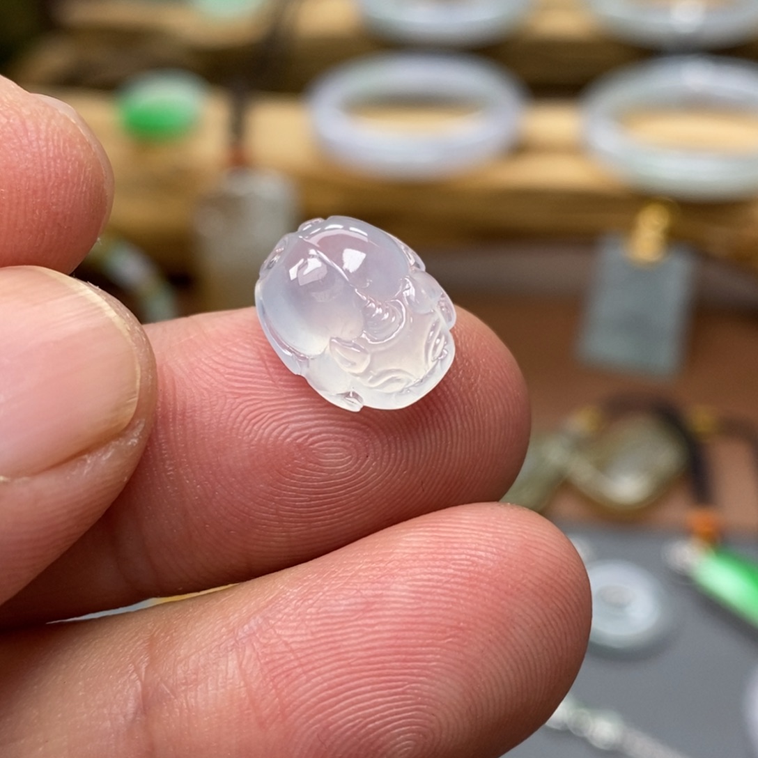 翡翠颈饰未镶嵌吊坠