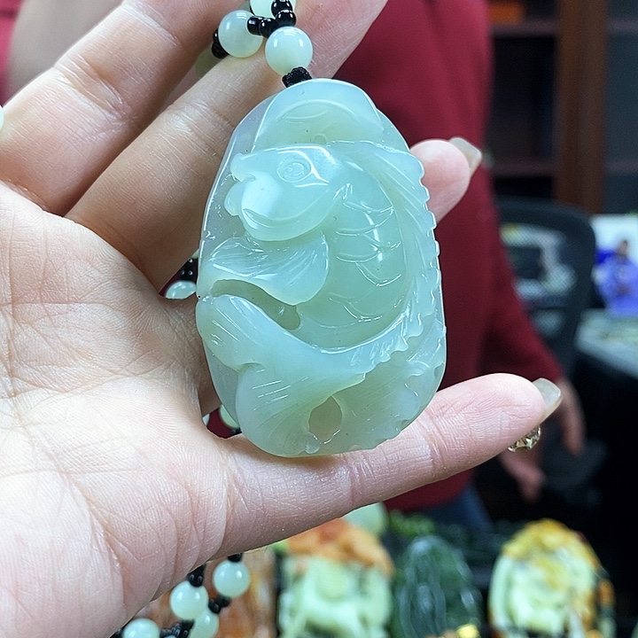 蛇纹石玉吊坠未镶嵌