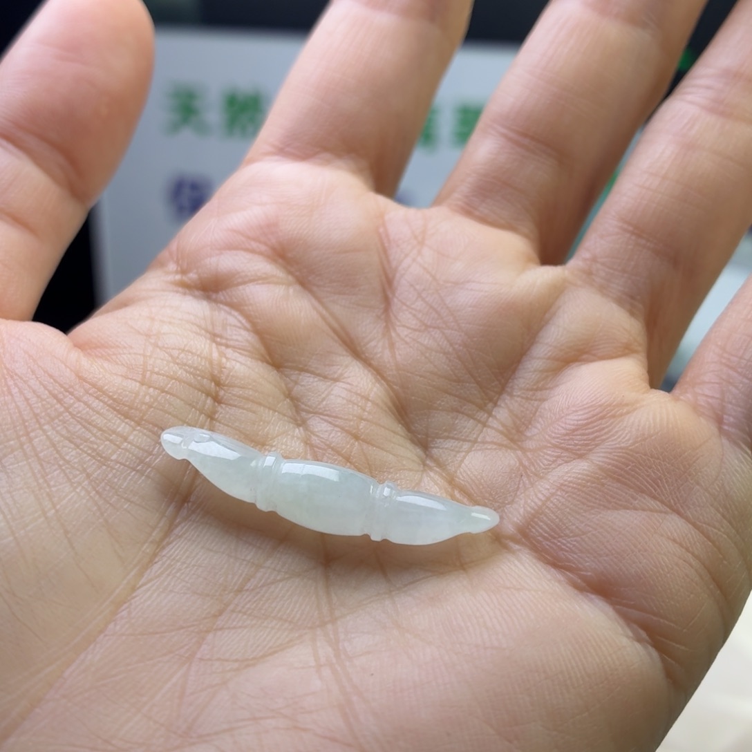 翡翠未镶嵌手绳藕节