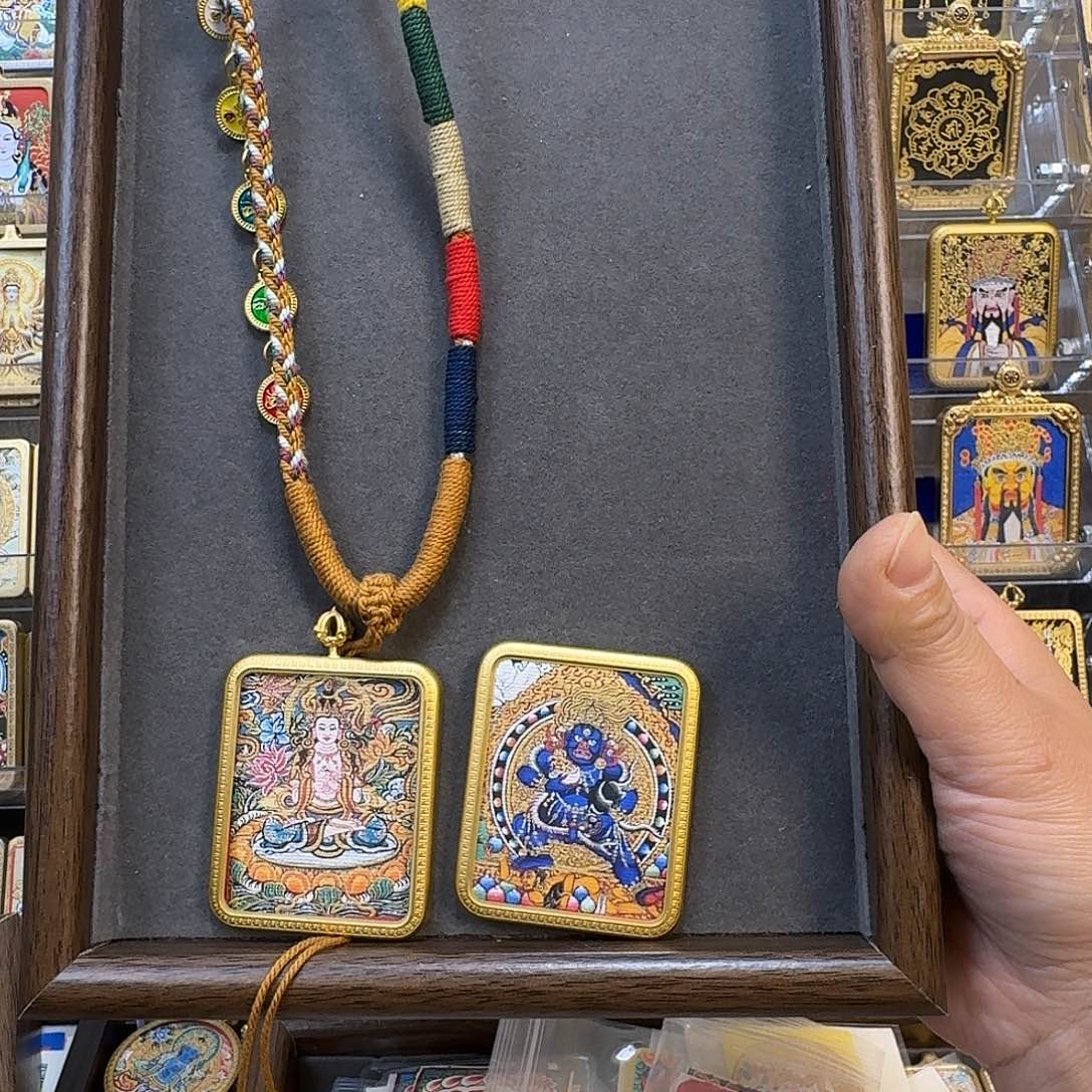 J***.吊坠大势至黑财神