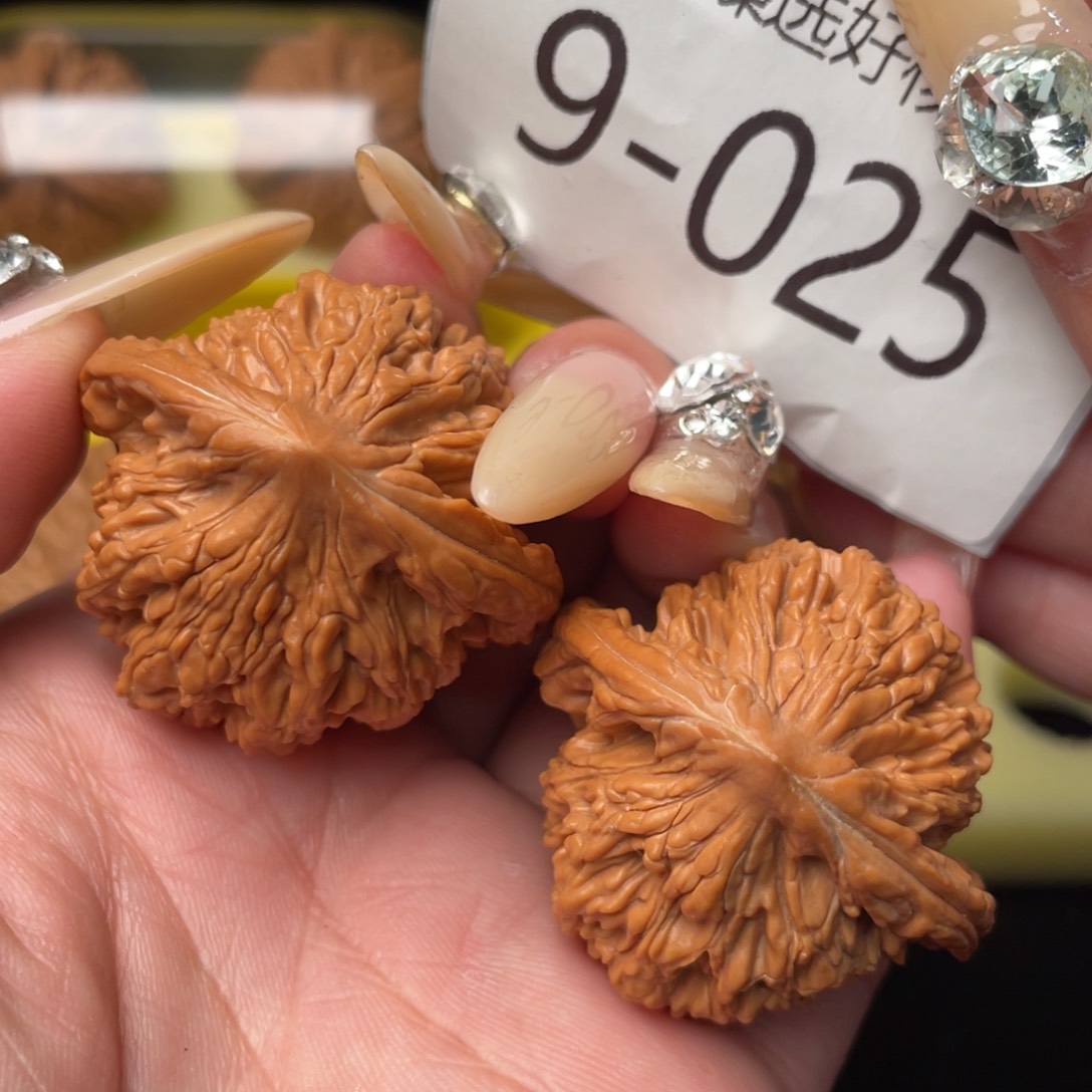 文玩核桃把件40全品原装麦穗虎头