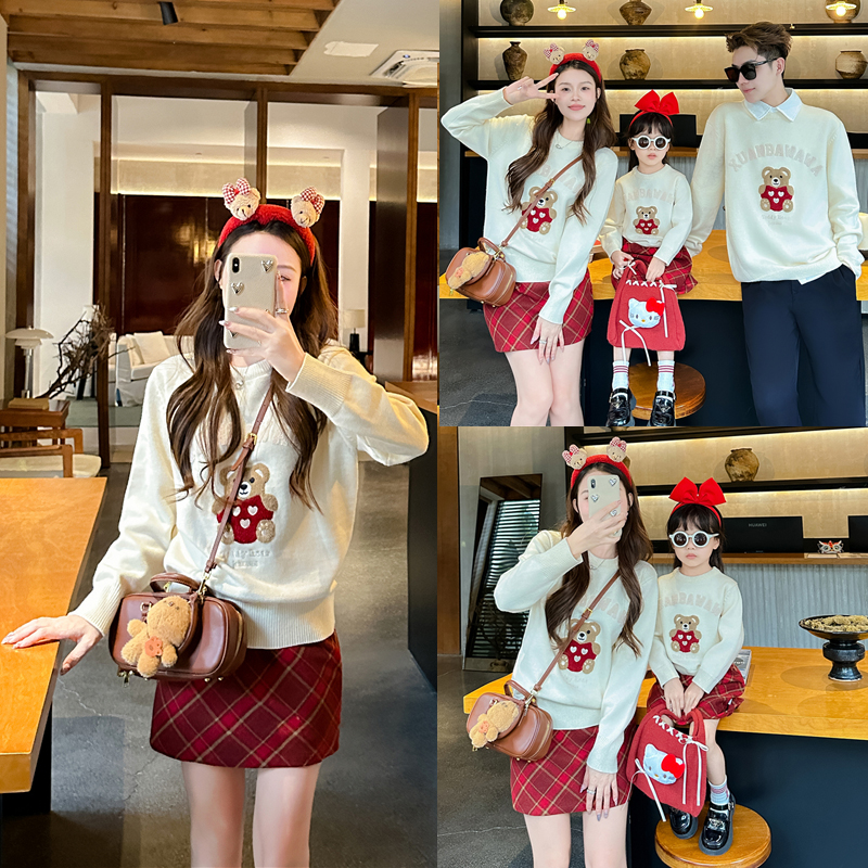 亲子装2025秋冬装保暖小熊针织衫毛衣一家三口加厚亲子装父子装潮