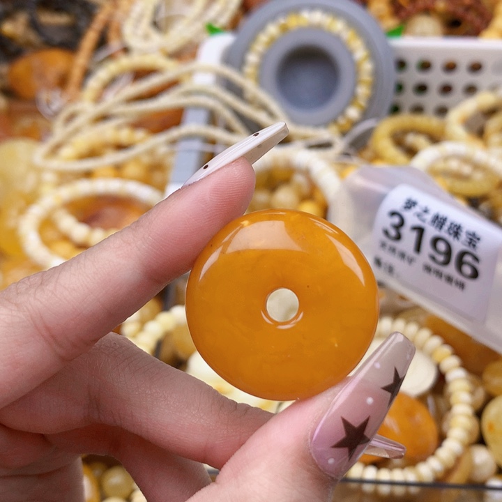 琥珀未镶嵌珠宝奇石30