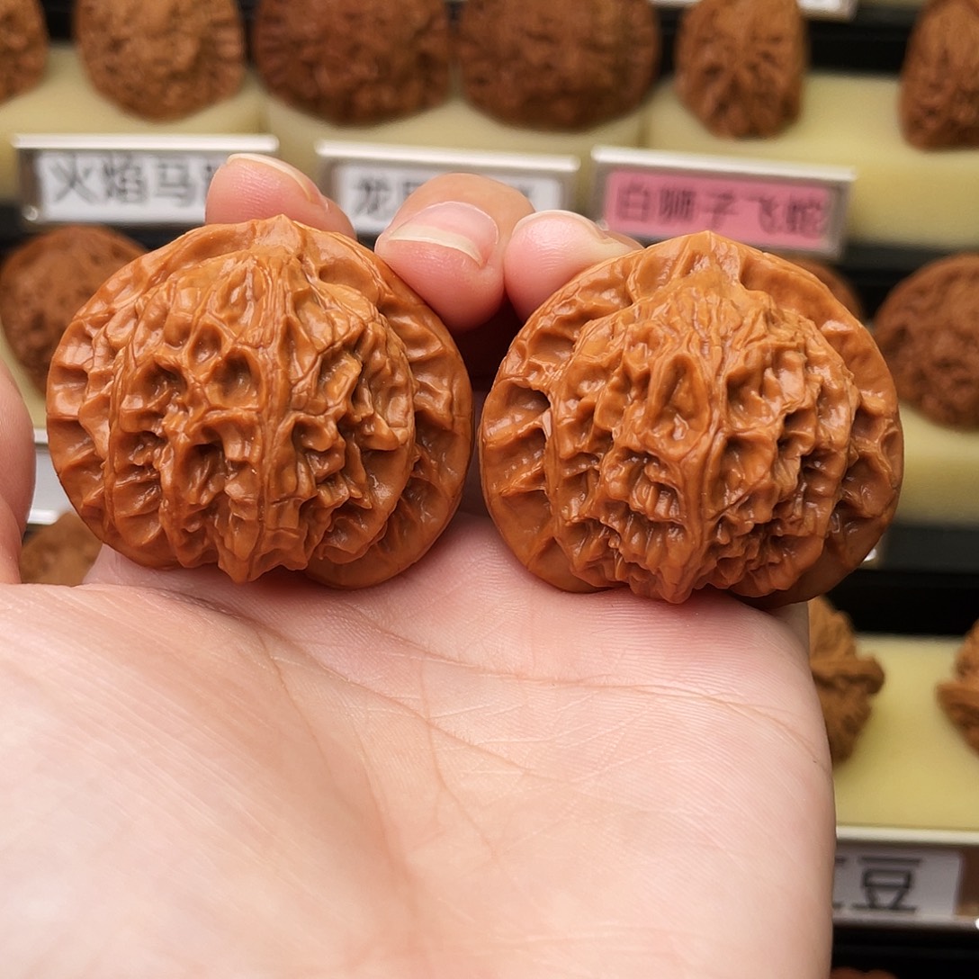 文玩核桃吊坠宫灯43尺856