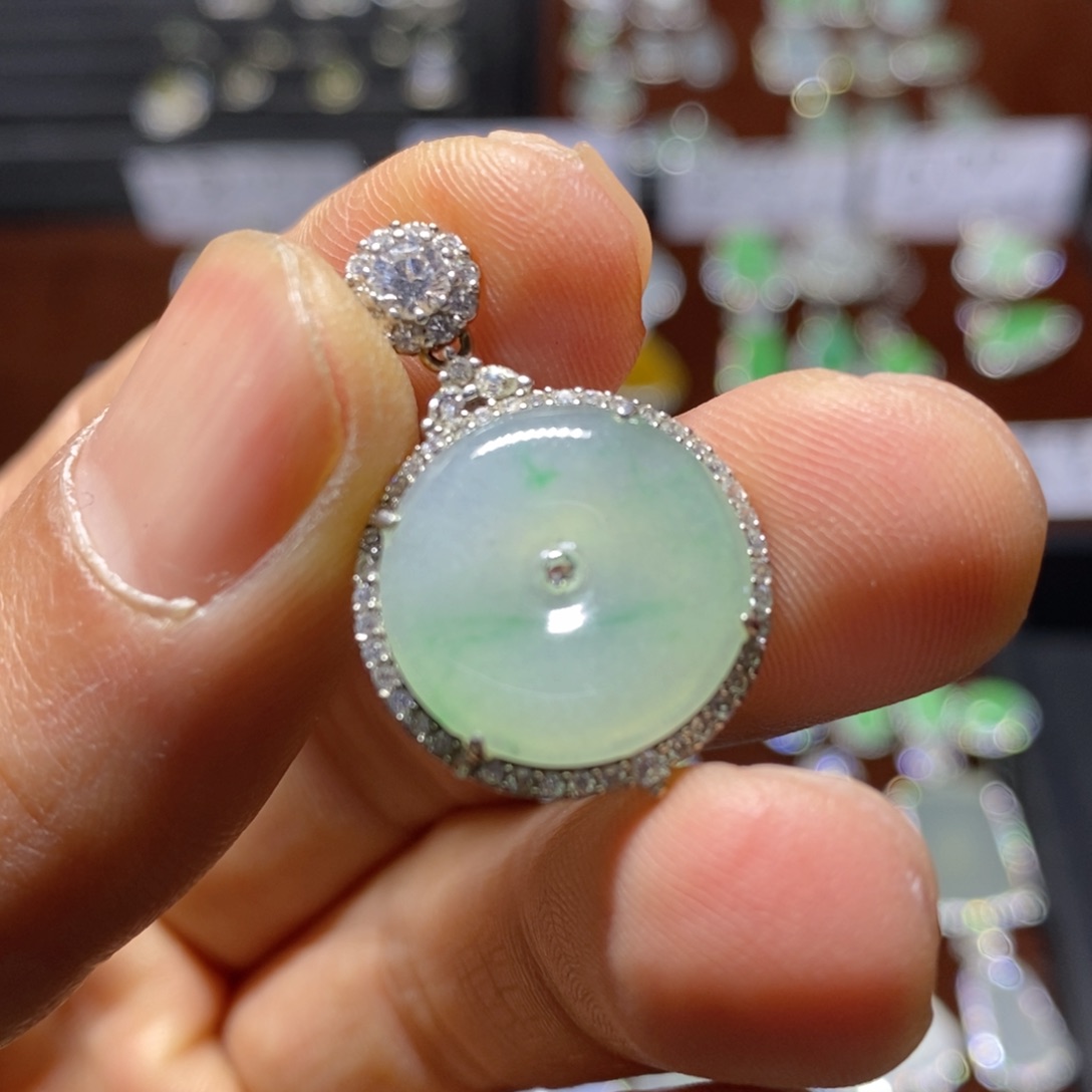 翡翠颈饰银S925镶嵌金丝绿小平安扣