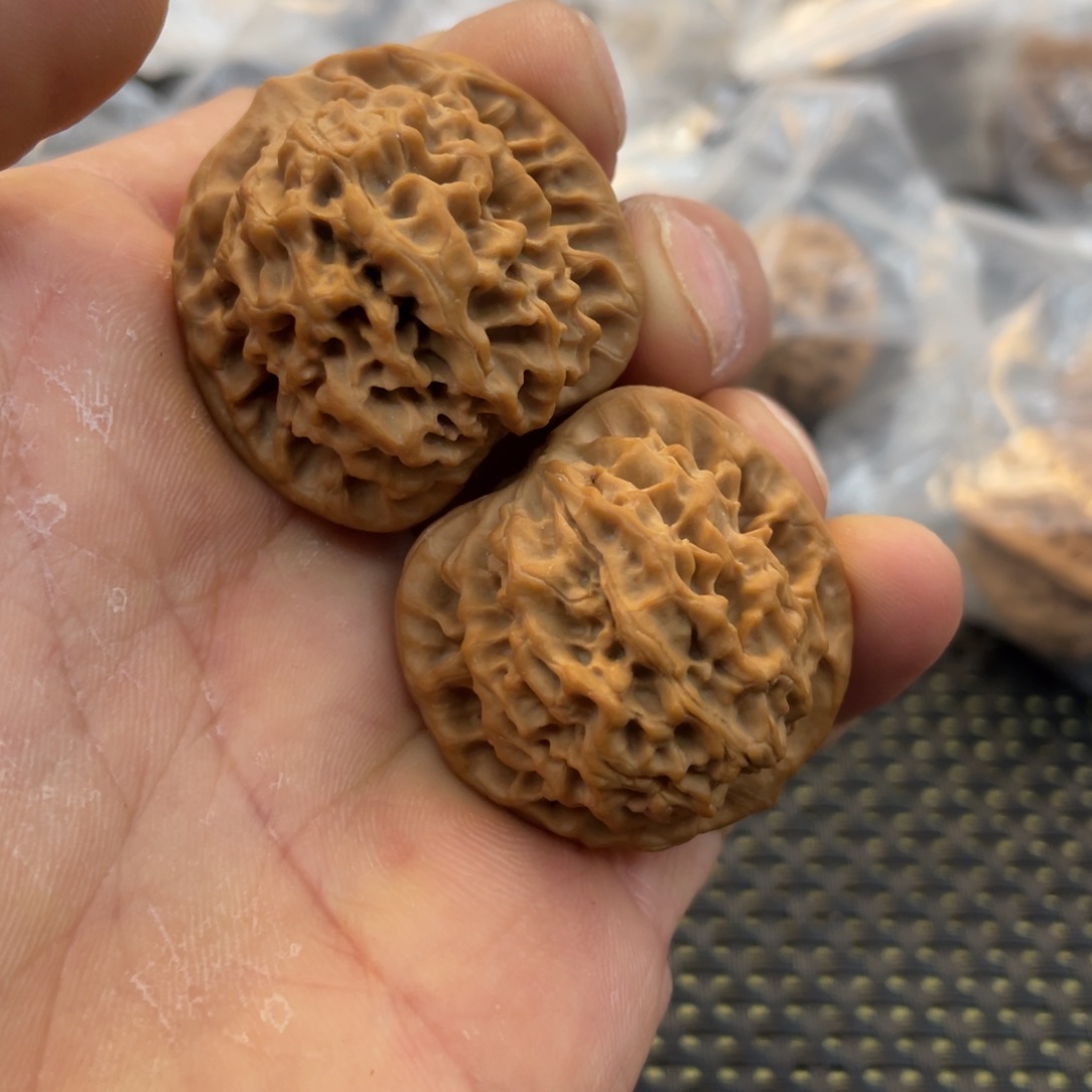 秦岭小王文玩核桃