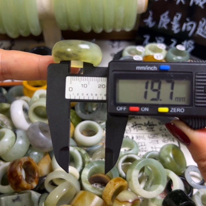 蛇纹石玉合金戒指