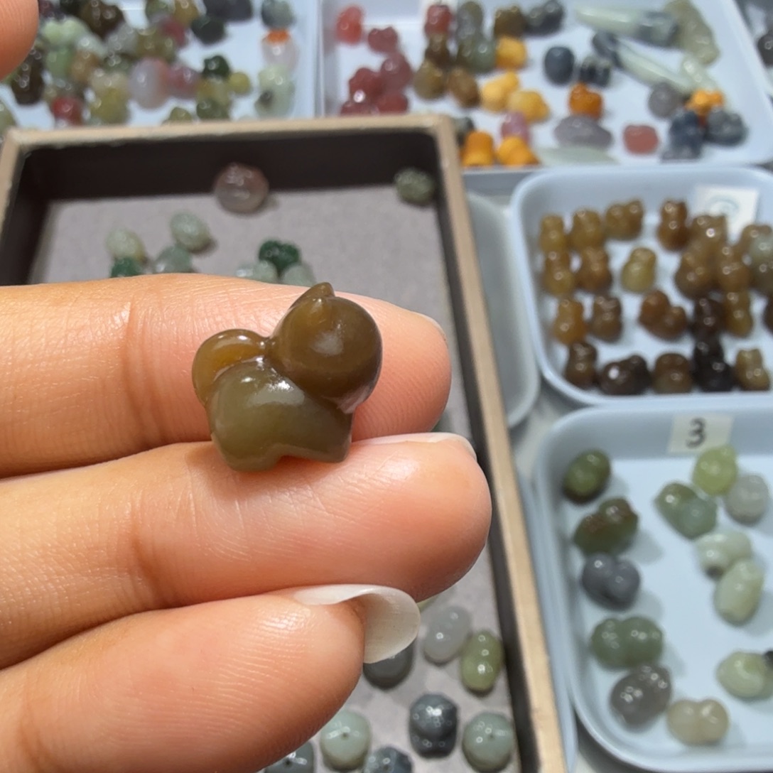 和田玉未镶嵌珠宝奇石