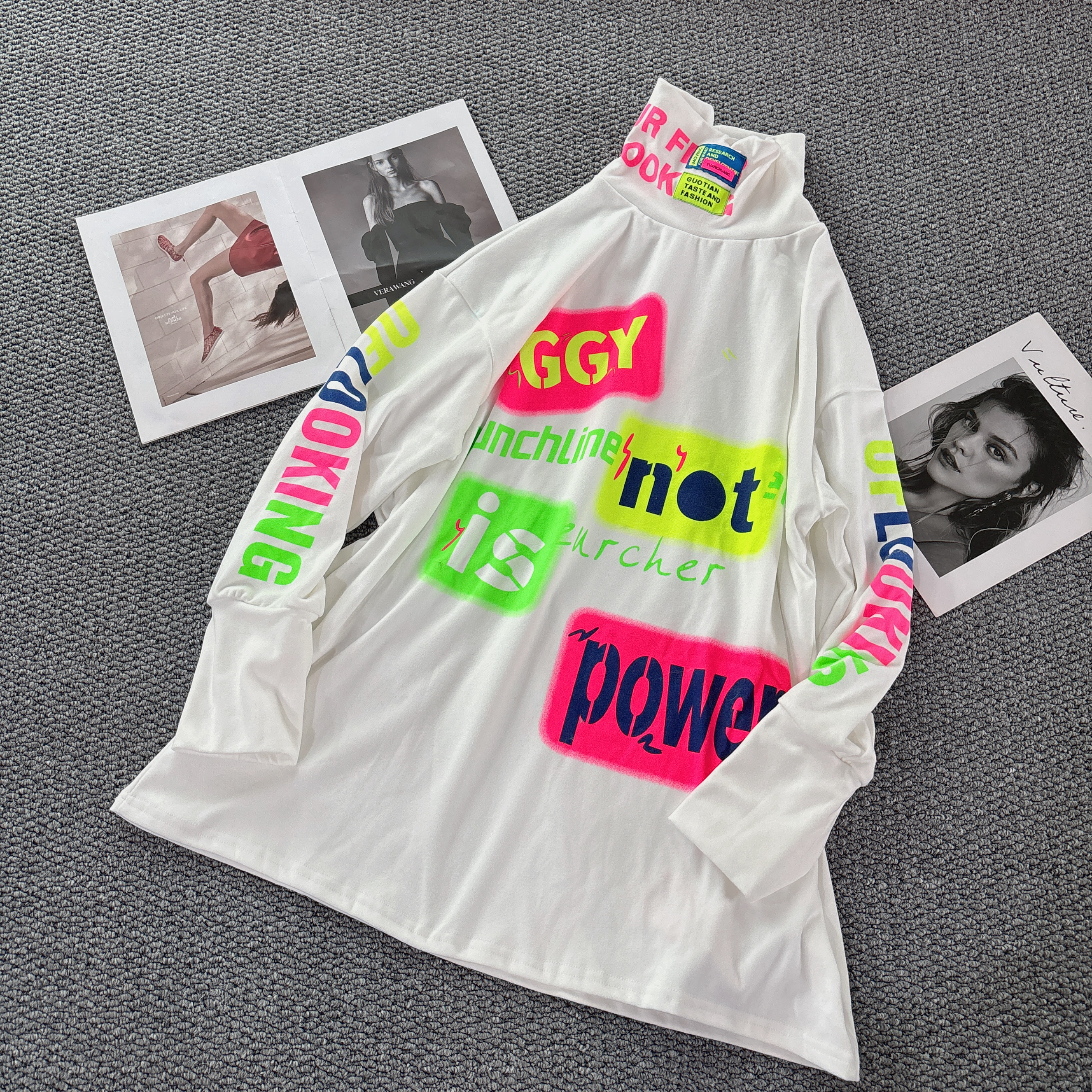 F0469秋冬定制款保暖弹力磨毛荧光字母堆堆领印花打底衫