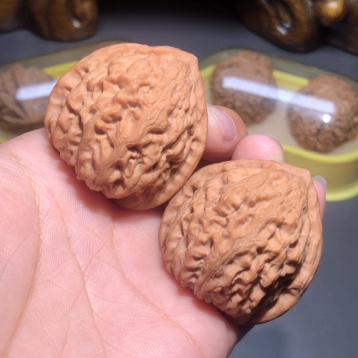 文玩核桃把件40金牛