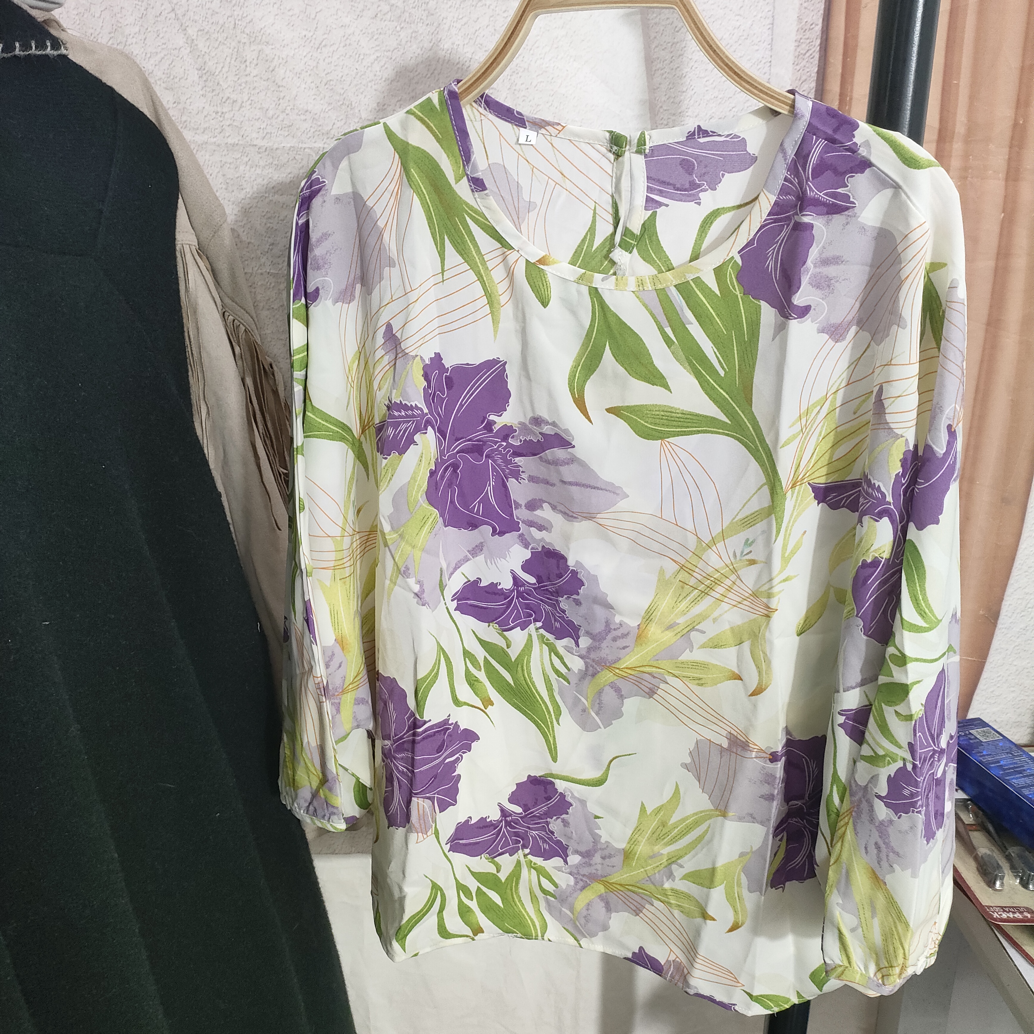 夏装女款天丝圆领短袖衬衫印花减龄法式真丝上衣