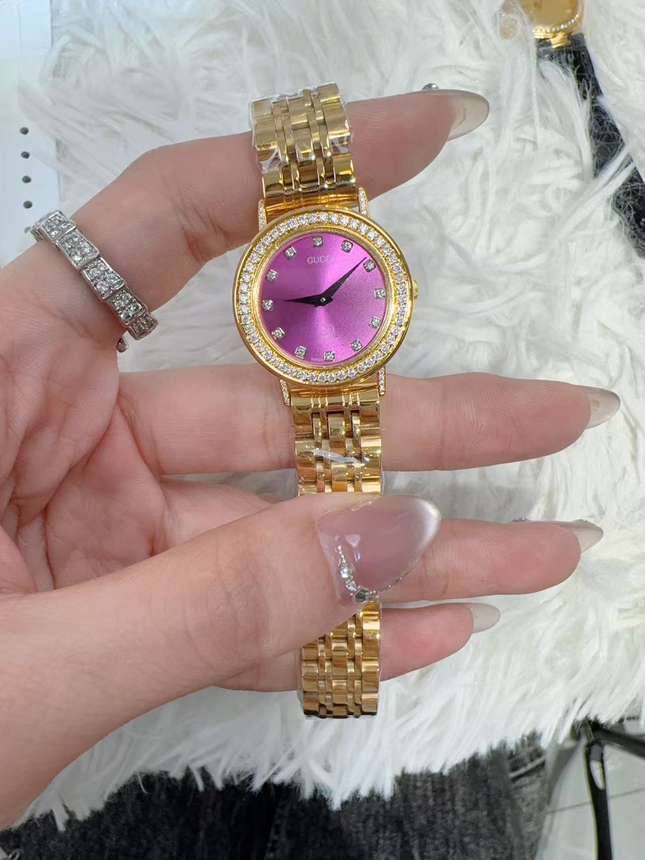 95新 GUCCI/古驰 石英腕表/后镶钻/表径25/腕周17/6122111