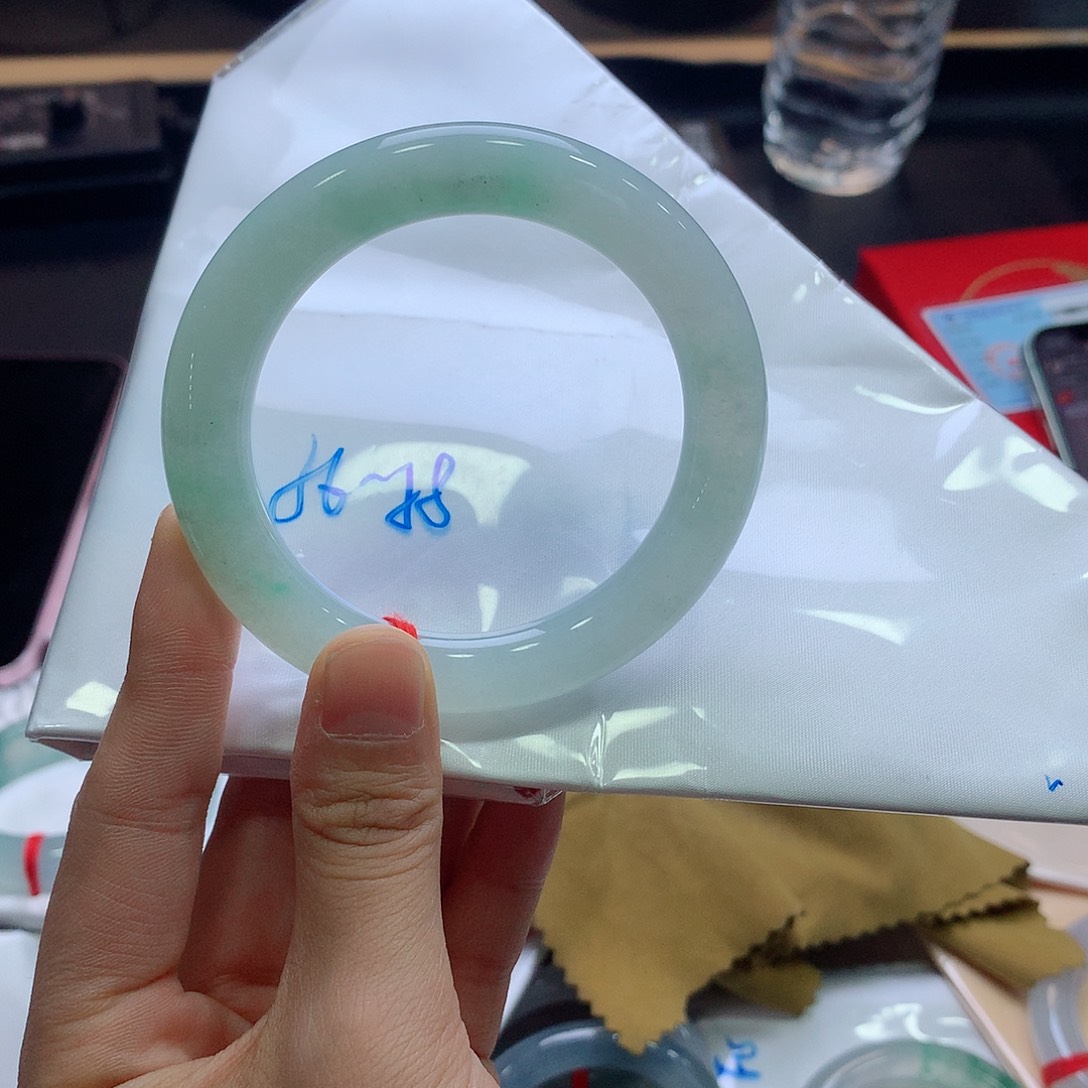 翡翠未镶嵌手镯翡翠
