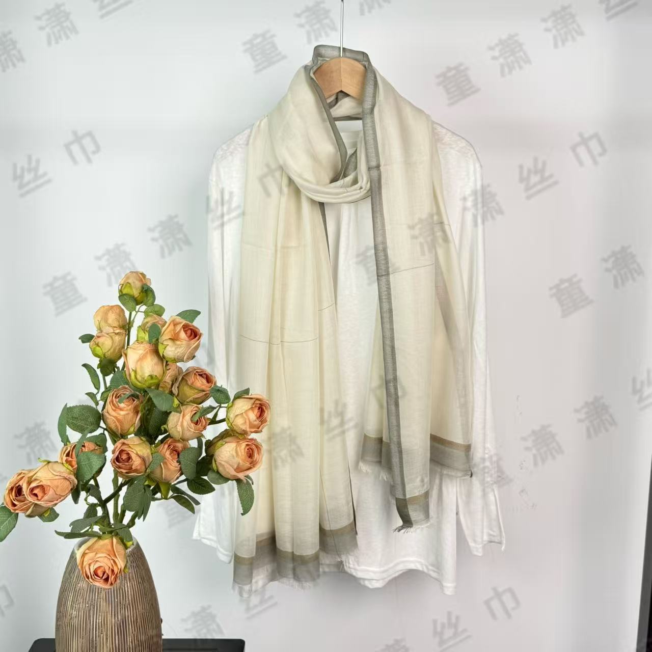 （米杏绿边格）戒指绒95*200左右长巾