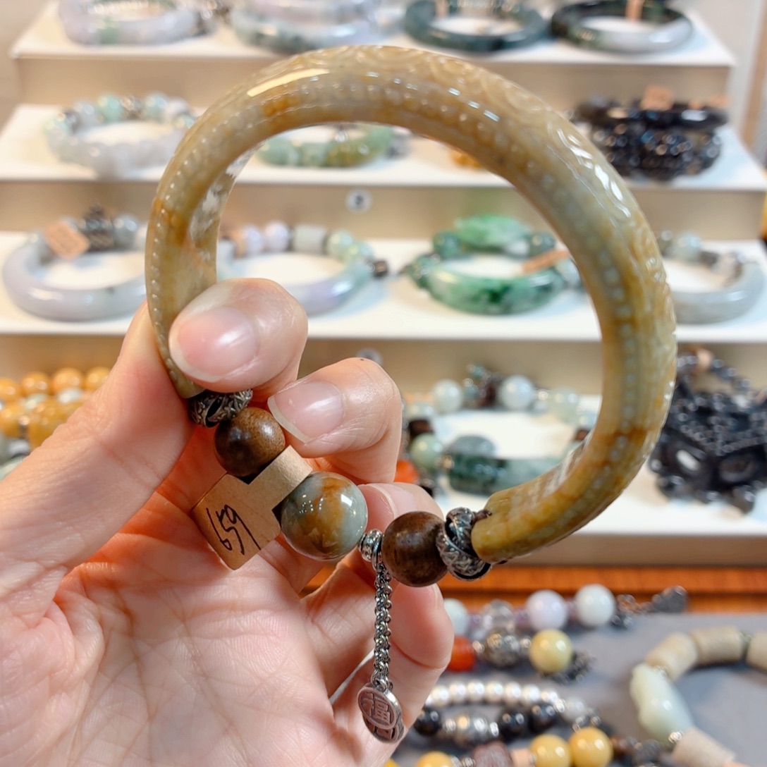 卿***L未镶嵌手链翡翠手串