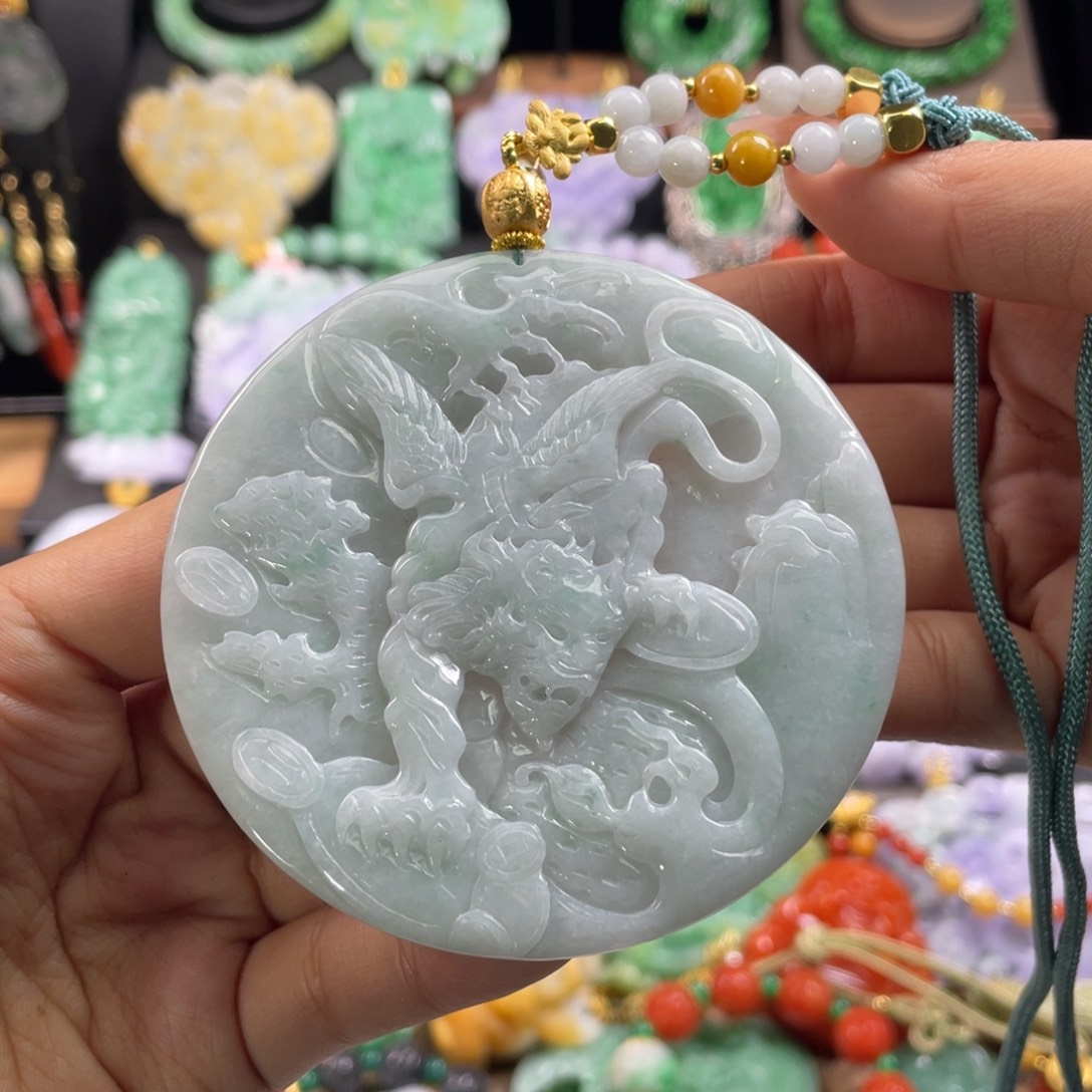 翡翠未镶嵌颈饰待编织