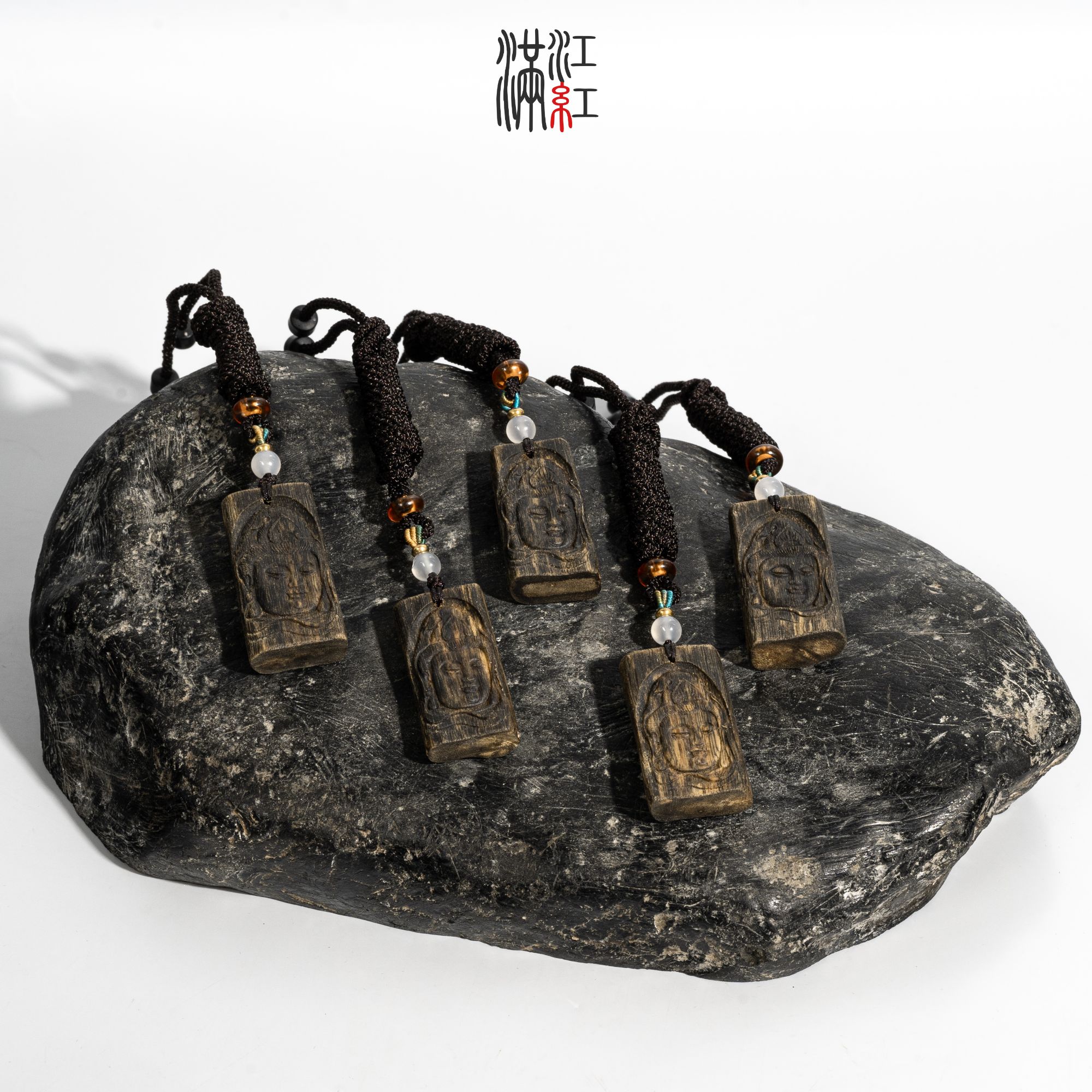 沉香【出人头地】海南莺歌绿棋楠/观音雕刻吊坠/99分沉多样性发其一