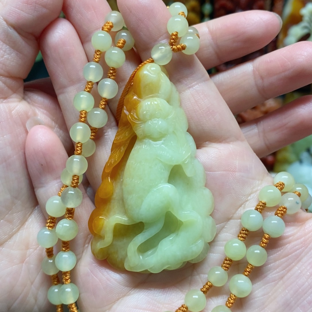 岫玉吊坠(赠链)未镶嵌