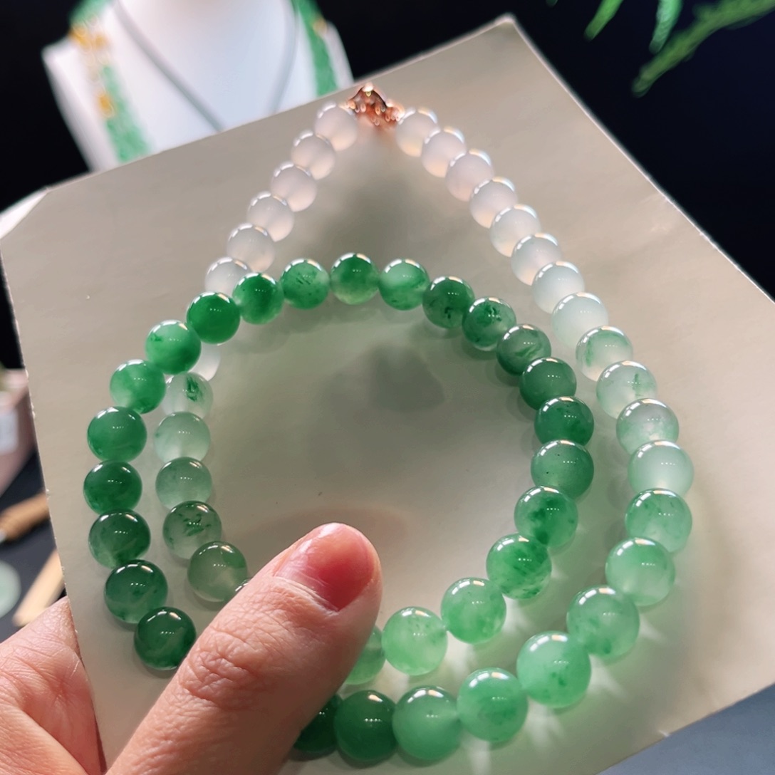 石英质玉颈饰未镶嵌