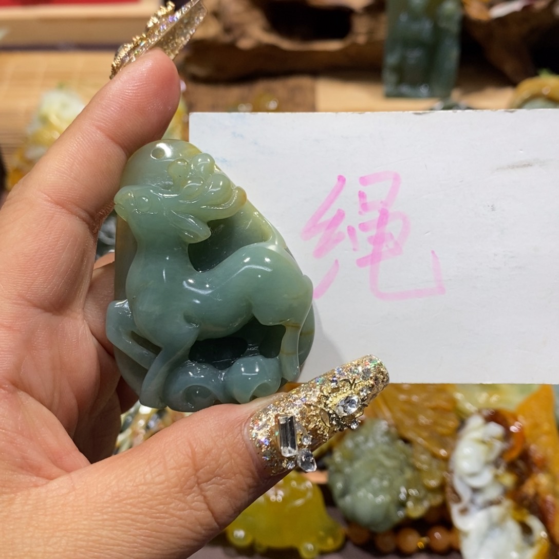 蛇纹石玉颈饰未镶嵌?****a