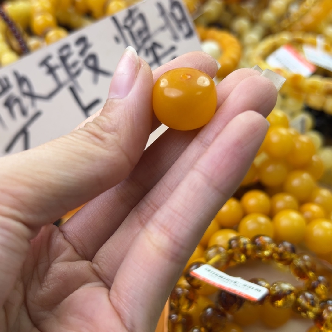琥珀珠宝奇石未镶嵌