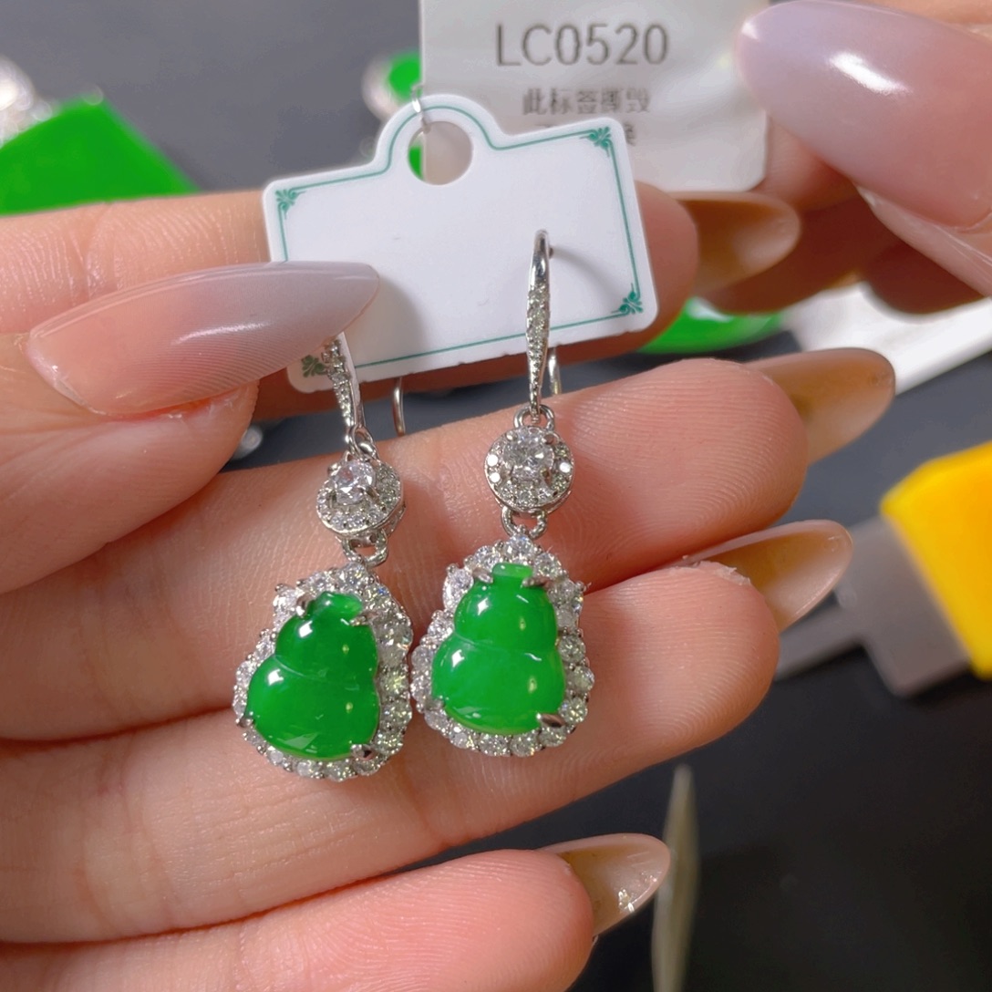 【闪购商品】颈饰银S925镶嵌翡翠马**胎翡翠