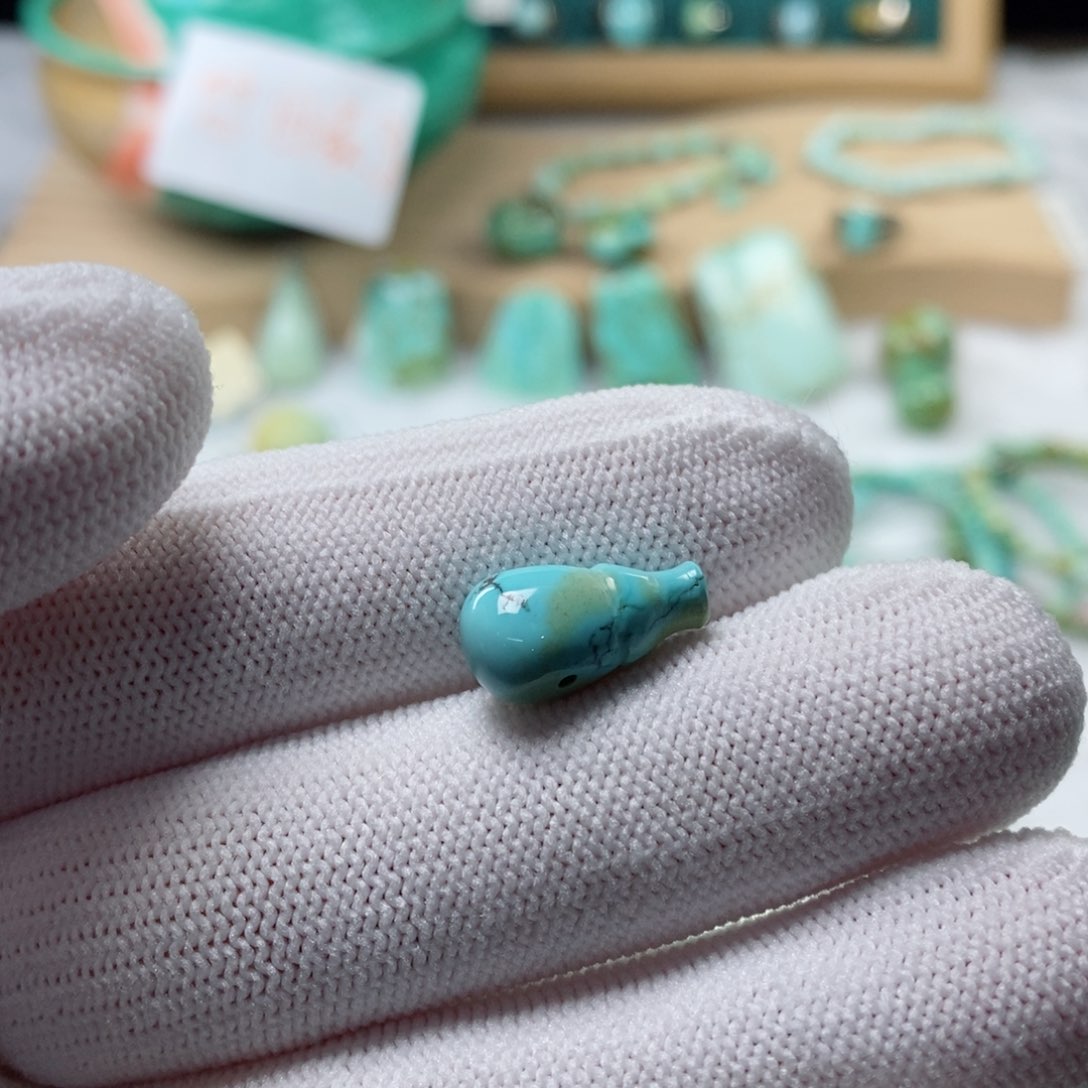 绿松石颈饰未镶嵌