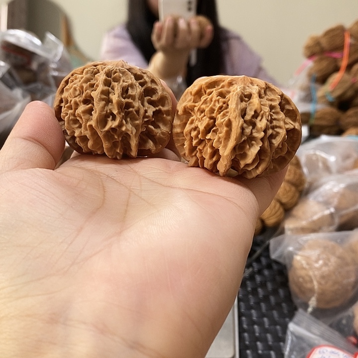 文玩核桃吊坠京八对44修