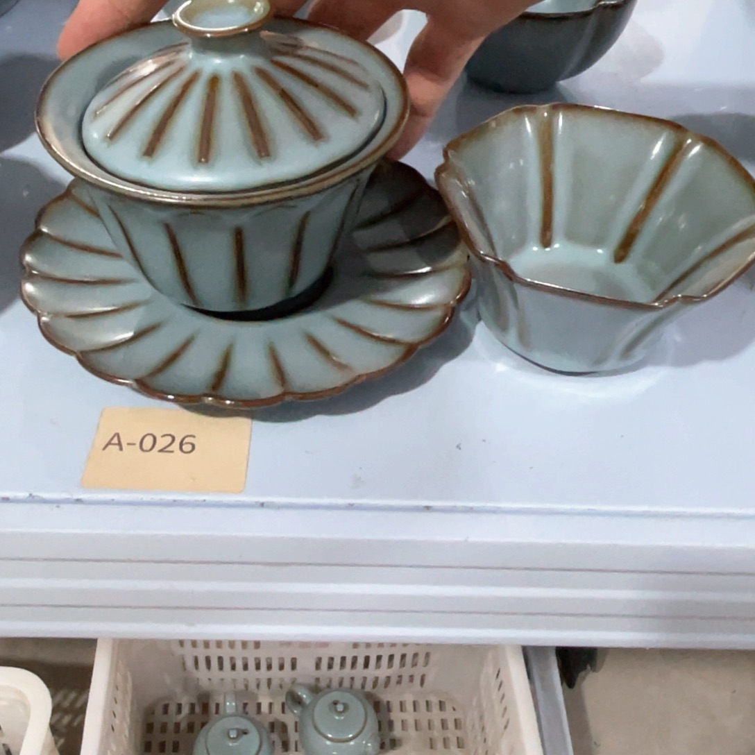 瓷片小微瑕。。。。。。。。。。