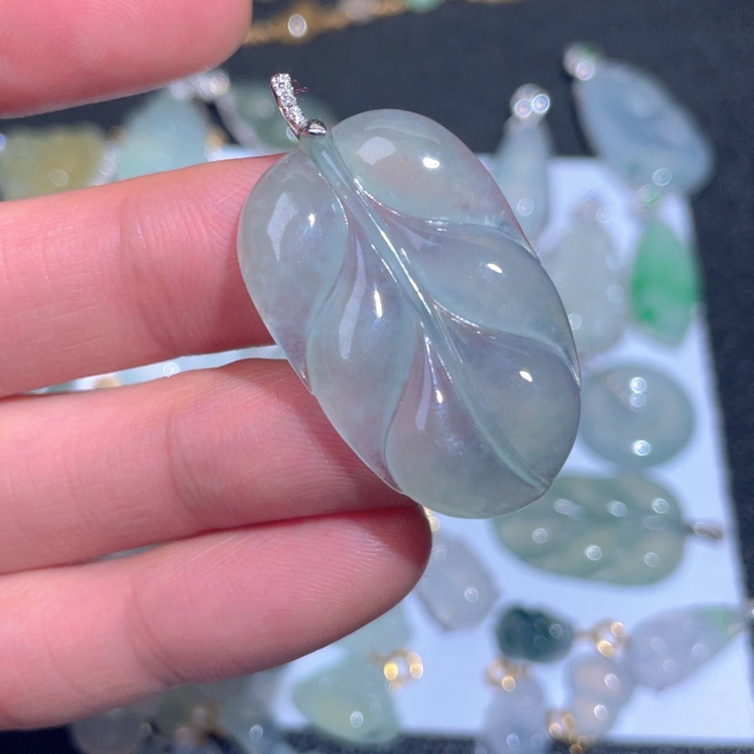 翡翠颈饰18K金镶嵌翡翠