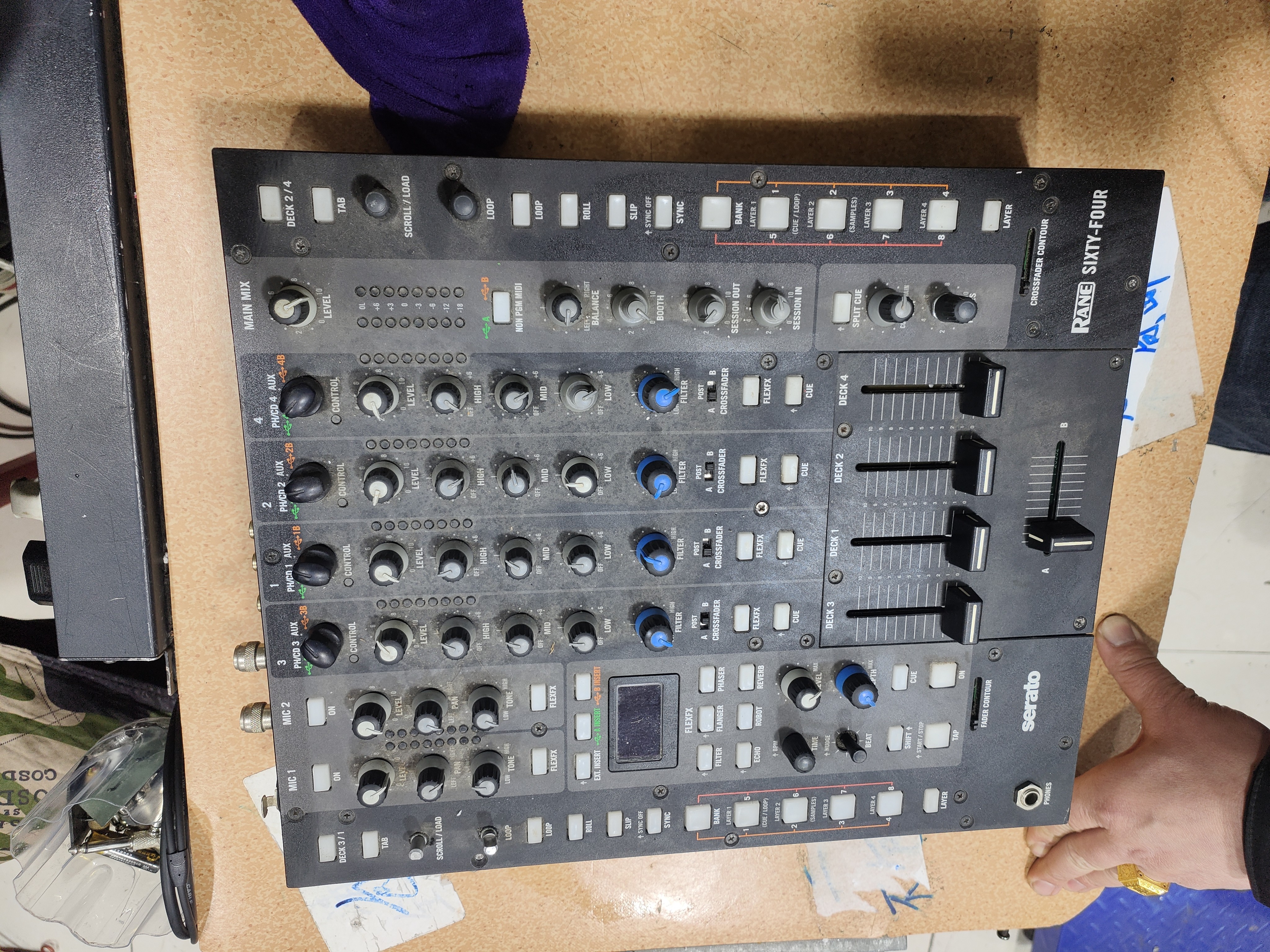 8新  二手 RANE混音台，成色如图（不通电，需要维修，不带线材）