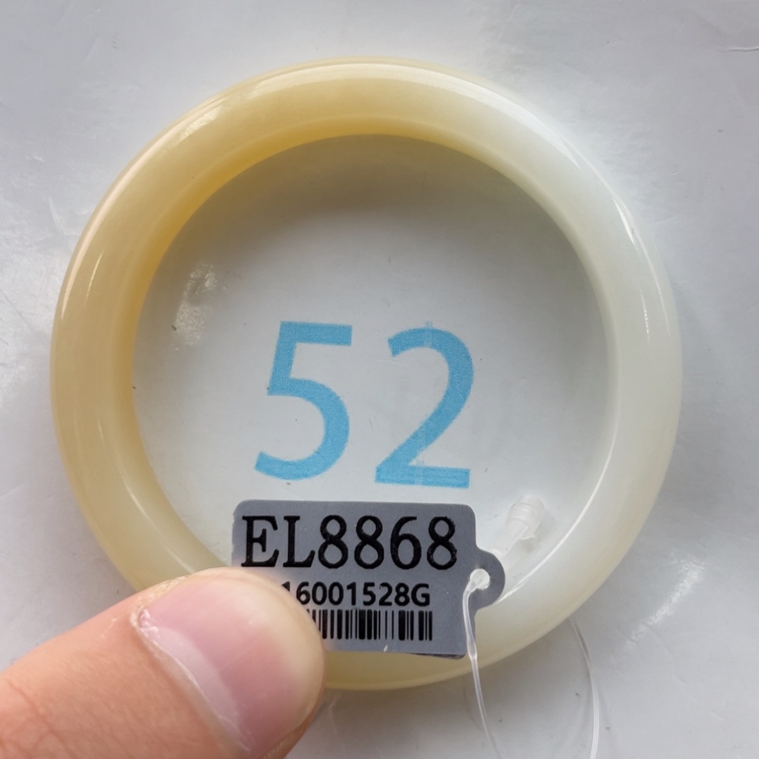 和田玉手镯未镶嵌小*乔