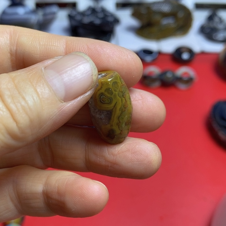 玛瑙/玉髓颈饰未镶嵌踏**梅