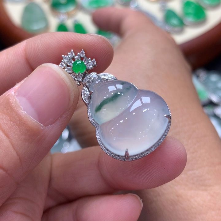 翡翠吊坠(不含链)18K金镶嵌