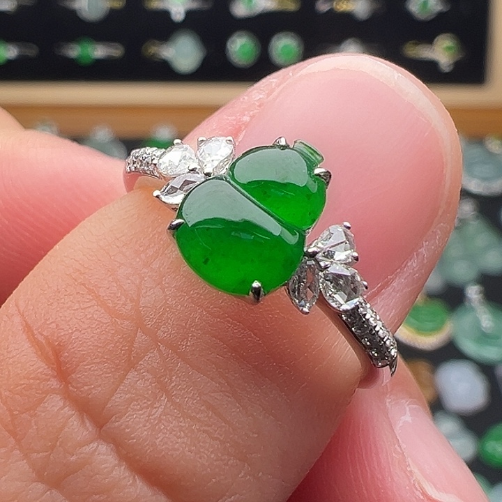 翡翠18K金镶嵌戒指葫芦8.4