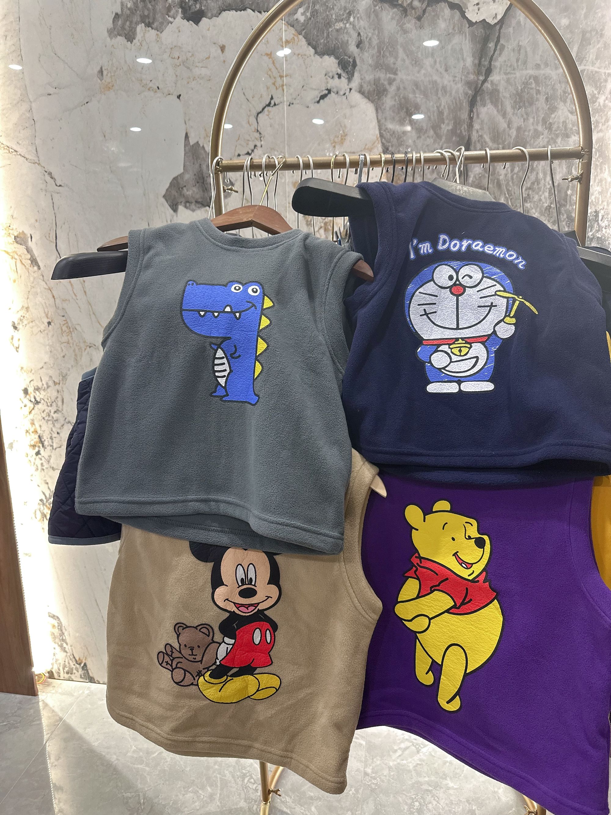 W6 福利款四色摇粒绒马甲   小童款