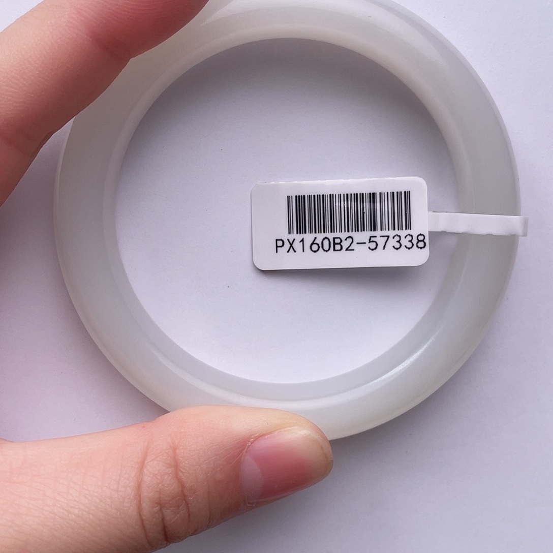 L***i和田玉未镶嵌手镯59