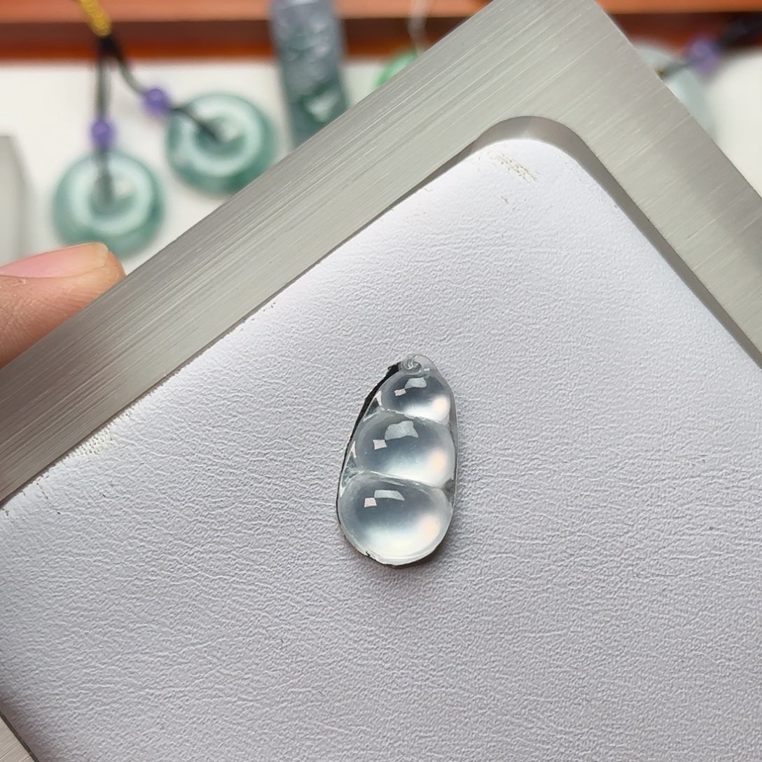 翡翠裸石高冰豆子