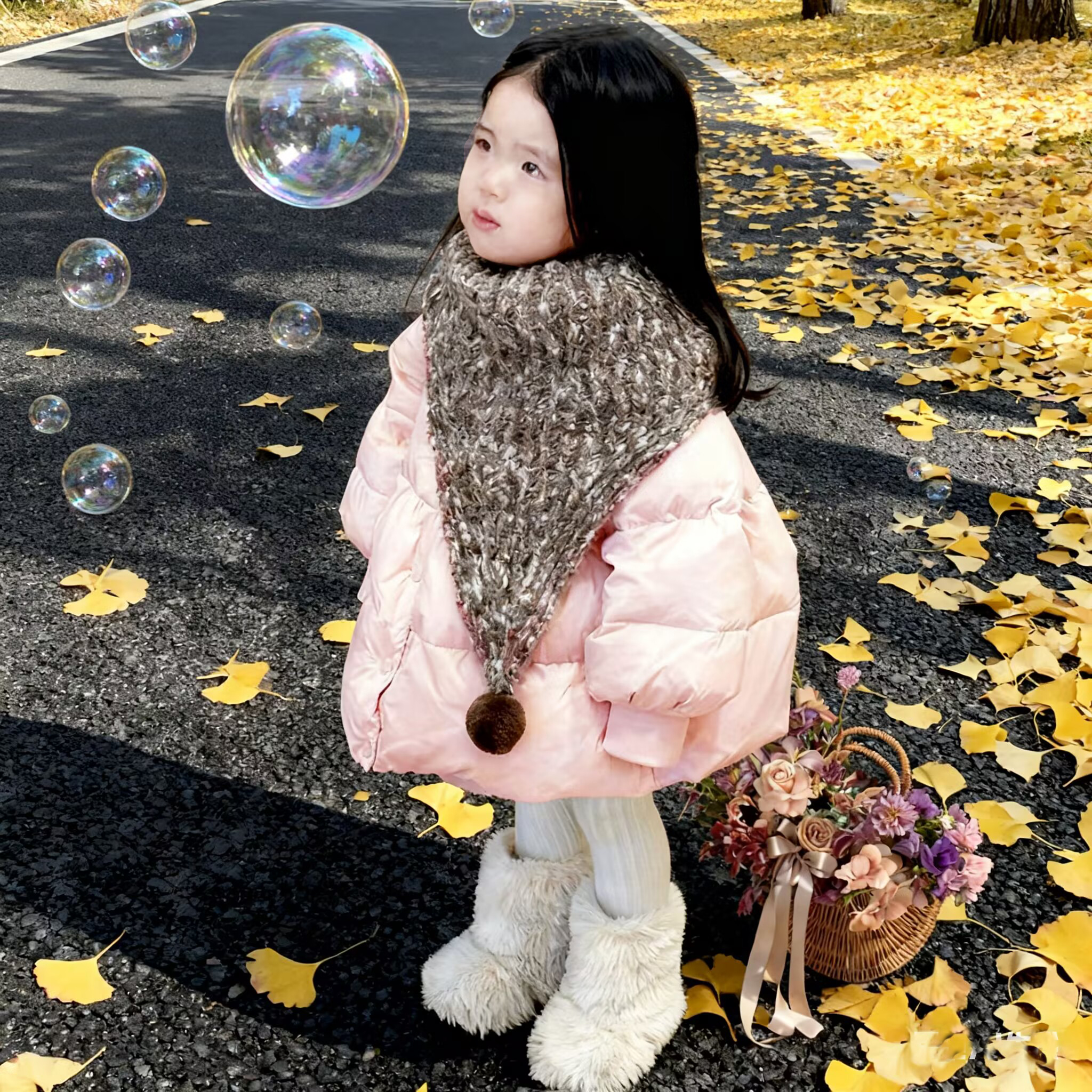 儿童羽绒服冬季2025新款时尚女童白鸭绒纯色轻薄外套女宝宝面包服