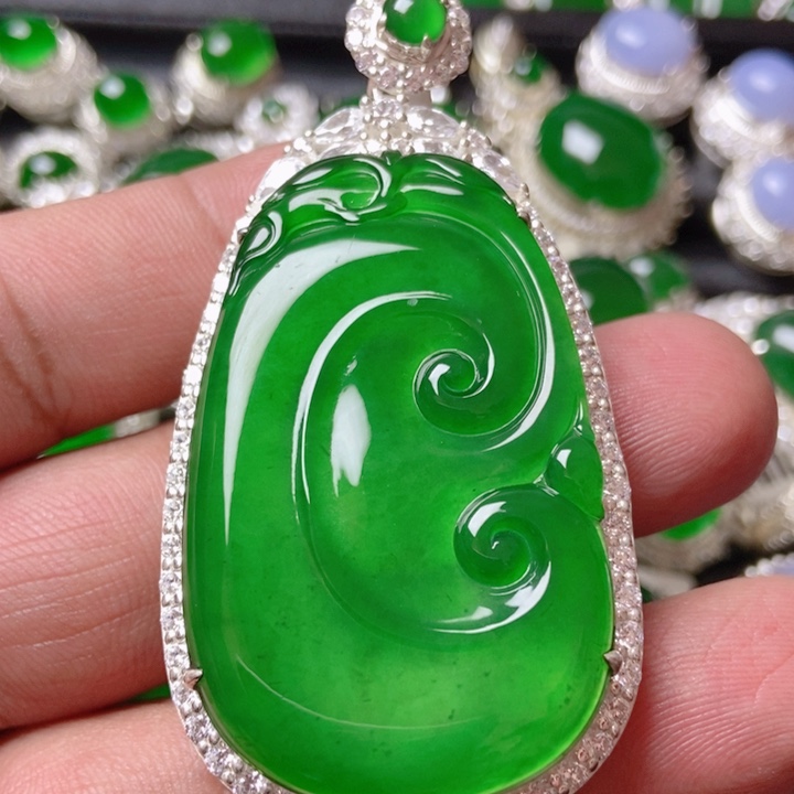 翡翠颈饰银S925镶嵌        