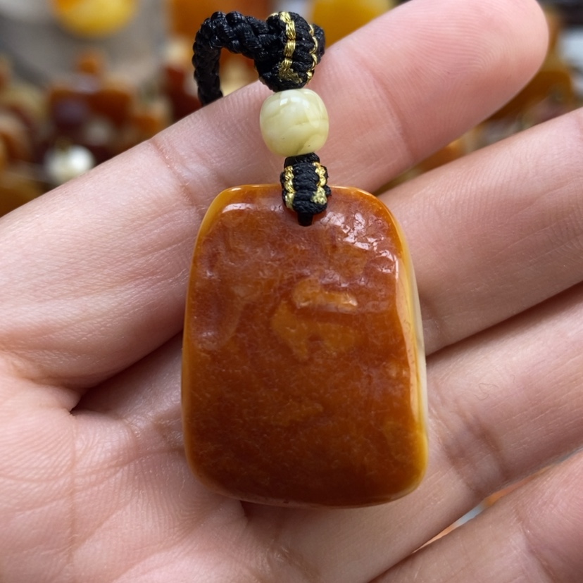 【闪购商品】琥珀颈饰未镶嵌