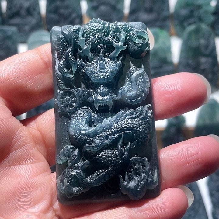 定制翡翠未镶嵌龙